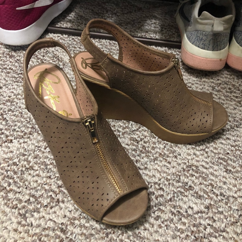 Tan wedges